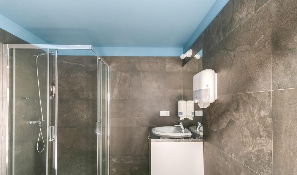 Selina Athens Theatrou Hotel Екстериор снимка